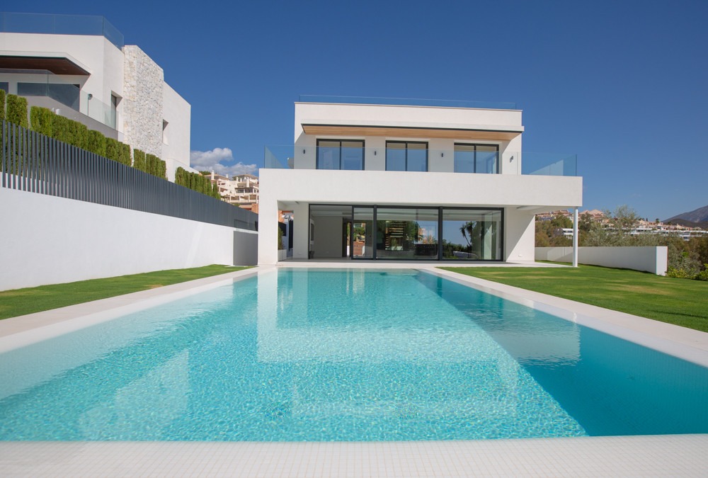 VILLA · NUEVA ANDALUCIA 3